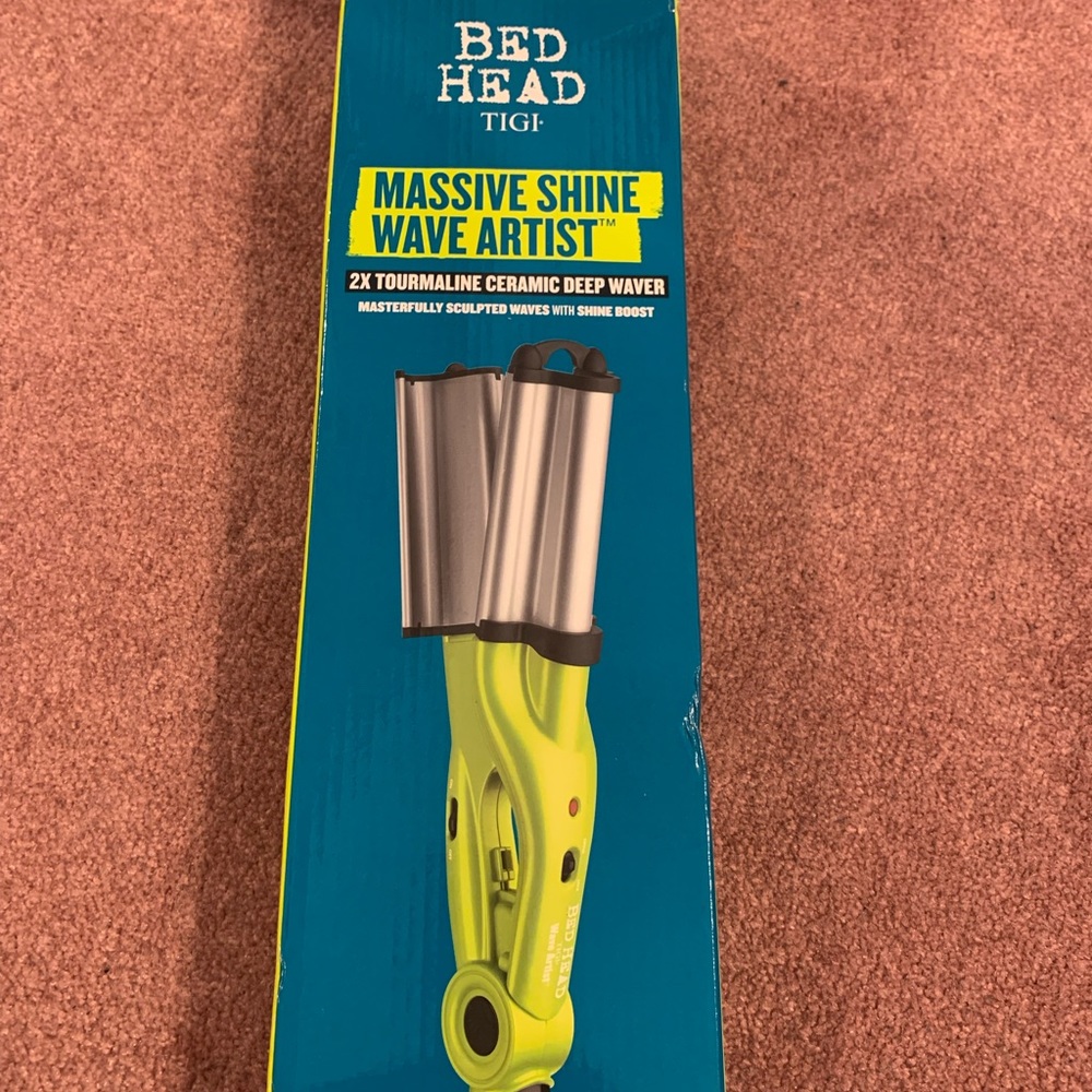 Bed Head Massive Shine Wave Artist